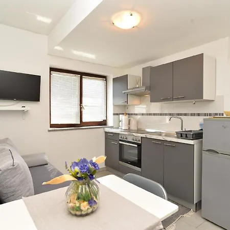 Fuer 3 Personen Ca 35 Qm In Fazana, Istrien Istrische Riviera Apartment Fazana