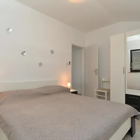 Fuer 3 Personen Ca 35 Qm In Fazana, Istrien Istrische Riviera Fazana